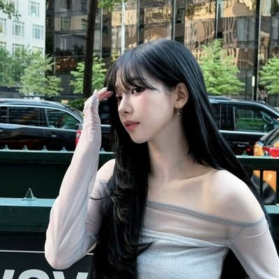 kcrrina's profile picture. she is blue in the sky into galaxy.