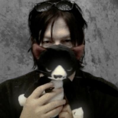 HUNTxxERIS's profile picture. ifb   ‧  shedtwt !!   ‧  ugw: 43kg
  ‧   bulimic  ‧  16 
 ‧  any prns🦇