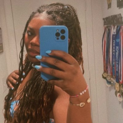 chaniadenise's profile picture. 25 | FL