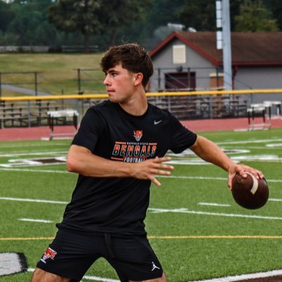 FerrettiJoey's profile picture. Buffalo State| QB 2029|6’1|175|