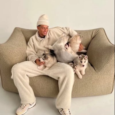 GFne3dLuv's profile picture. 