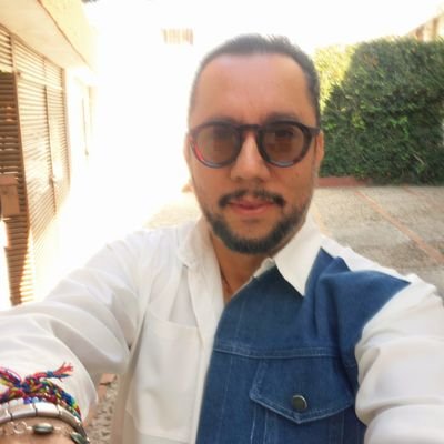 xarumercado's profile picture. Guapo, carismático, introvertido, fantasioso, inmoral, antisocial, insatisfecho, sensual, insoportable, miedoso, vanidoso y en mi final,un cadáver bonito.