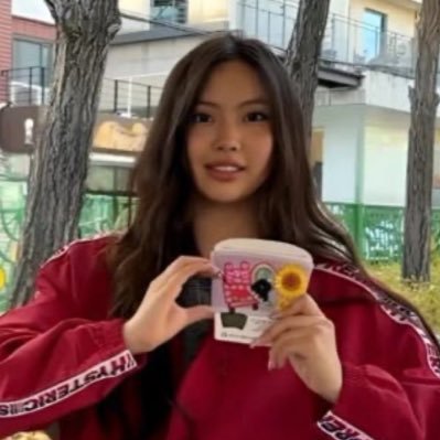 autumnkyoto's profile picture. she/her 24 | gotsvt, newjeans, and books 🪷🧘‍♀️✨