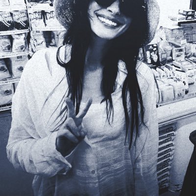 journalsbait's profile picture. 