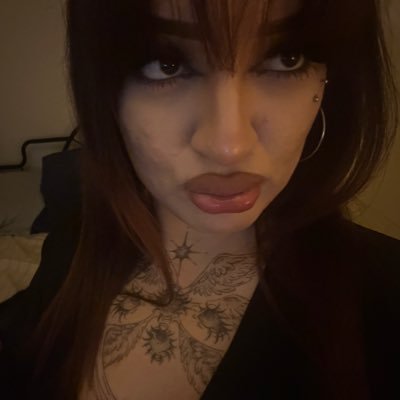 finesttpiscess's profile picture. R ᥫ᭡ entre ser y no ser.. YO SOY