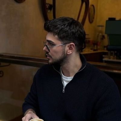 smailbeyon's profile picture. 🚬🥂