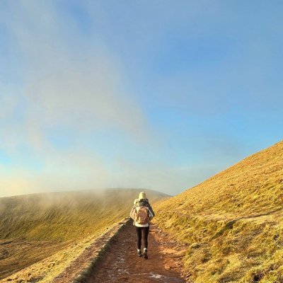 Mirela_iva_D's profile picture. Passionate about photography | Expert in personal care | Elegance in every detail | Living with purpose