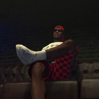 alakaoloko's profile picture. Designer • Cultural Activist • Curator for @izrapcam & @audiomackafrica • #AOplug #DoEvenMore #BackedByIZRAPCAM