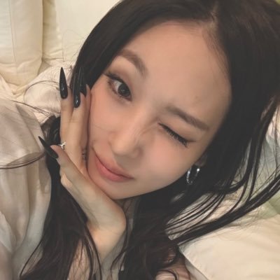 AnncieMoon's profile picture. perfection is my middle-name,