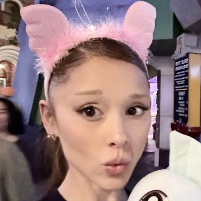 brgihterdays's profile picture. — ⟡ universe must have my back