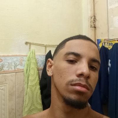 AlexandreFFC's profile picture. @FluminenseFC🇭🇺@Salgueiroficial❤️🤍 @celtics☘️@FCBayern❤️🤍@nvmoficial💙