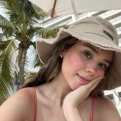 auuqueen's profile picture. banana lover