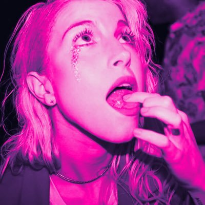 cubiclesz's profile picture. 🎆 avid multifandom poser. @sawbiter mcrSEATTLE