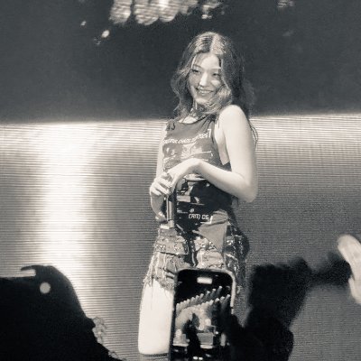 jeungelle's profile picture. 16  yoonara's girl source trust me bro