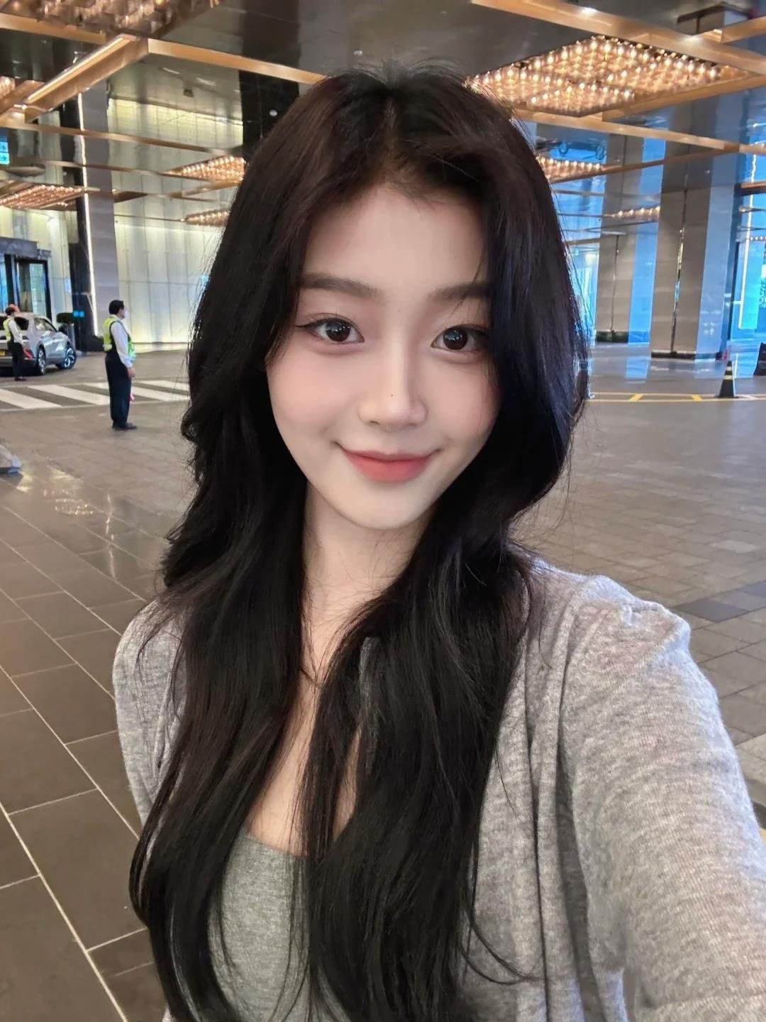 046MCo3K22l09po's profile picture. 162cm / 53kg / 27살 누군가랑 밤새 얘기하고 싶은 그런 날