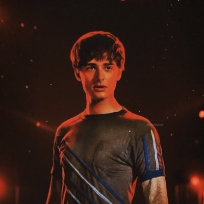 thvnoswvrld's profile picture. stranger things fan (dont support noah) + t.o.p is my bf btw sorry guys 😂
