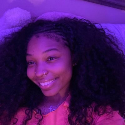 11curlz's profile picture. capricorn 🐐