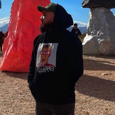 KIXNKARBS's profile picture. https://t.co/n6S82OSHb7  A PAGE FOR SNEAKERHEADS AND FOODIES              OWNER OF LOVE ALWAYS BRAND AND KIXNKARBS LOS ANGELES BRAND