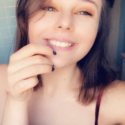 des_astreshx's profile picture. I know I should be bitter, but baby, right now I'm bittersweet