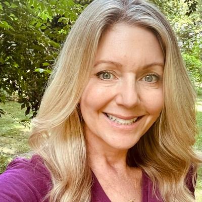 carlota4510's profile picture. YOLO!