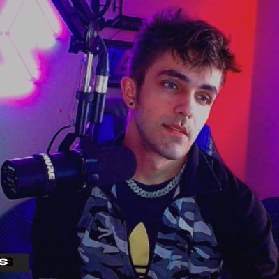 dgstrikes's profile picture. Live 🔴 https://t.co/HH1N7l4UPI | https://t.co/sWPxe6azNi | 15k @tiktok_us | @EA creator network