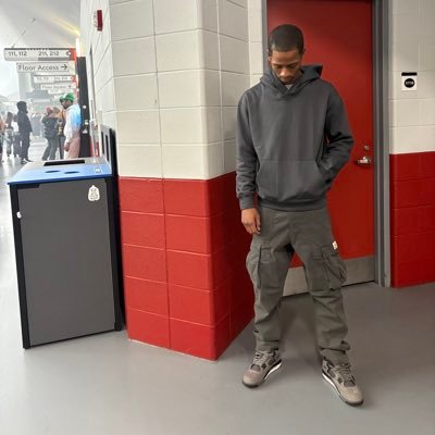 zakeeg_'s profile picture. RIP MOM💗 RIP MOMMOM💗 Tahzzy Sav Khy🌍