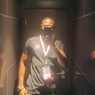 Jakespecifik's profile picture. I'm North Ebira • Theology Enthusiast • On the Manhaj (Sunnī-Athārī-Sālāf) • Gamer • Critic • Man-UTD 👹 • #SecureNorth 🇳🇬• account @jakehameed suspended 😭