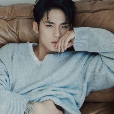 nauticaletters's profile picture. 𝗂. 구절  ── 부드. 
Everything about you is the recitation of a poem, your opinion, even in your thoughts, is a bright star that guides me.