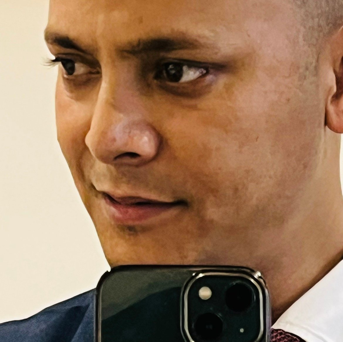 SureshsingEHK's profile picture. 