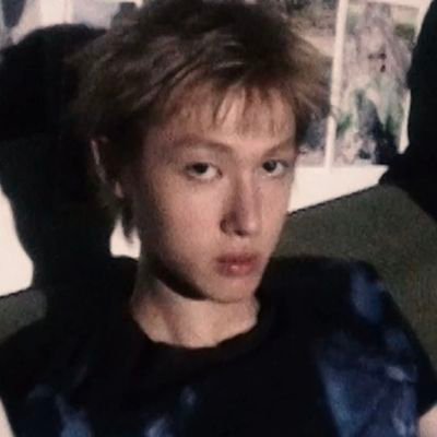 ProfElleCome's profile picture. 