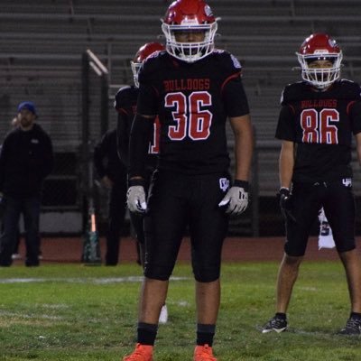 15problemz__'s profile picture. CA Michael McClendon Sanders co 2029 LB/defensive end freshmen on var 6’1 4.0  OHHS