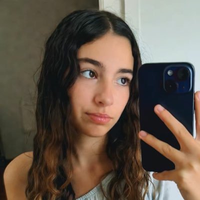 Brianna9ya's profile picture. 18. just a cali girl trying to find herself 🌻💕