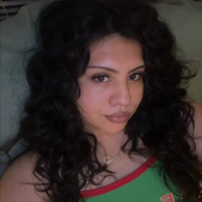 sweet4k1tty's profile picture. 