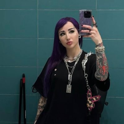 elshacamila0's profile picture. 
