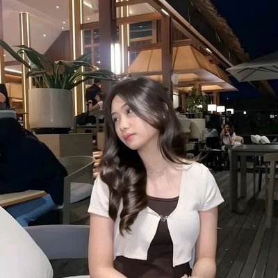 laksmi_untari's profile picture. makan turu makan turu