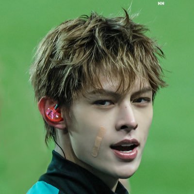 aechaconne's profile picture. #ENHYPEN a wise man once said “lying in bed, watching other people’s youth, holding a pillow and crying”