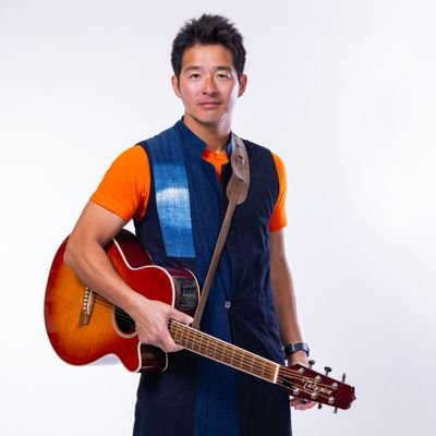 kuraikatsuyuki's profile picture. 参政党島根県第2支部長／筑波大学卒業(国際関係学専攻)／会社員／シャンソンとウルトラマラソンをこよなく愛する【歌うアイアンマン】 2007年第23回日本アマチュアシャンソンコンクールグランプリ受賞。月間3100kmランナー。
