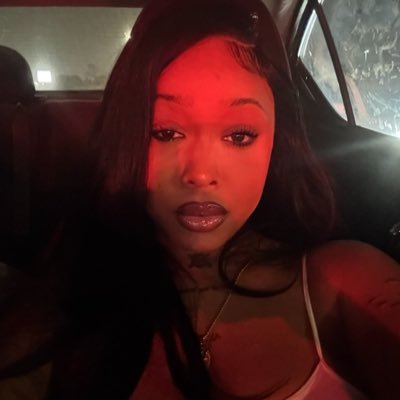 tweetydvddy's profile picture. ⚢🌱| beautiful chaos | lesbiana | wife nonmonogamous . im not flirting im just an air sign