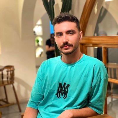 12PlQi's profile picture. 