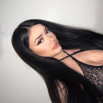 heavenliexo's profile picture. i like the front camera