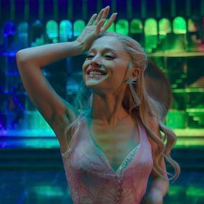 theoldwidowlor's profile picture. 