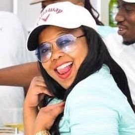 NombuleloBango1's profile picture. Smile...Live life.