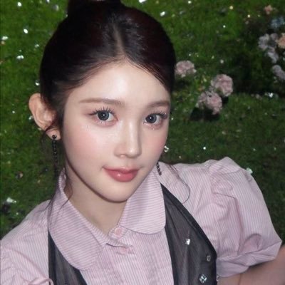 6abylotus's profile picture. i cannot focus on anything on anyone, but you