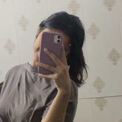 user_deadxxx's profile picture. Capturing life’s fleeting moments.