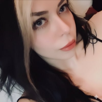 CrystalLizarr's profile picture. Lover of all art & romance. 🧬mystic🐍 5LP.  ♈️ 1 Day. ♒️ Moon.🔮