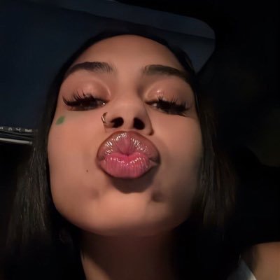 ilovex3c's profile picture. overly freaked aht as usual  @goonx2c is my main acc