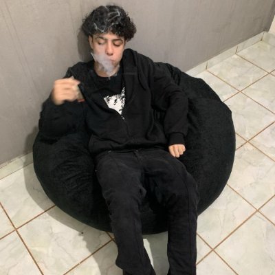 FernandezRenzo1's profile picture. @HumoEnLaCasa