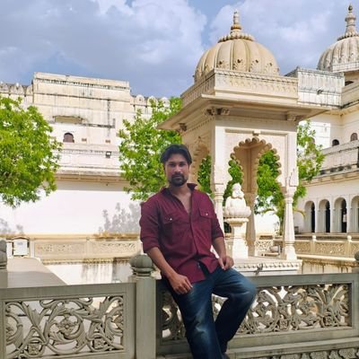nawab_maqbul's profile picture. ◻️Garhwa_झारखंड (india 🇮🇳)
◽ जन्नत ❣️ मां - 
▫️अनपढ़, असधारण, उटपटांग शायर...!
▫️जो टूटे फूटे,कटे फटे शब्दो को राह दिखाता है...!