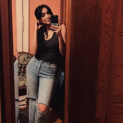 chistamnistam's profile picture. با کوکاکولا همه‌چیز بهتر میشود!