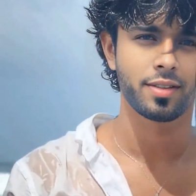 uyirey_'s profile picture. 